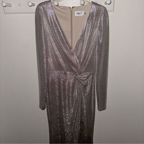 Eliza J Silver Metallic V-Neck Twist Front Plunging Long-Sleeve Wrap Gown - Picture 2 of 15